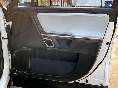 Used 2023 Rivian R1S Adventure image 25