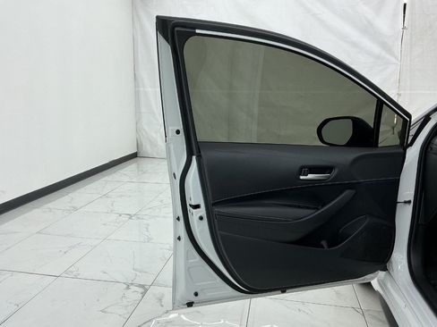 Used 2022 Toyota Corolla SE FWD image 18