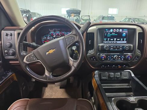 Used 2016 Chevrolet Silverado 1500 High Country w/ High Country Premium Package AWD/4WD image 5