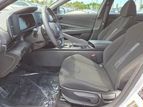 Used 2025 Hyundai Elantra Sport FWD image 21