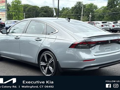 Used 2023 Honda Accord Sport image 6