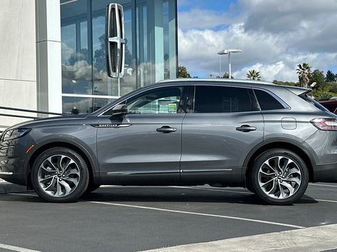 Certified 2022 Lincoln Nautilus Reserve w/ Luxury Package image 6