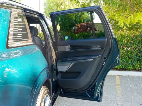 Used 2026 Cadillac Vistiq Platinum image 12