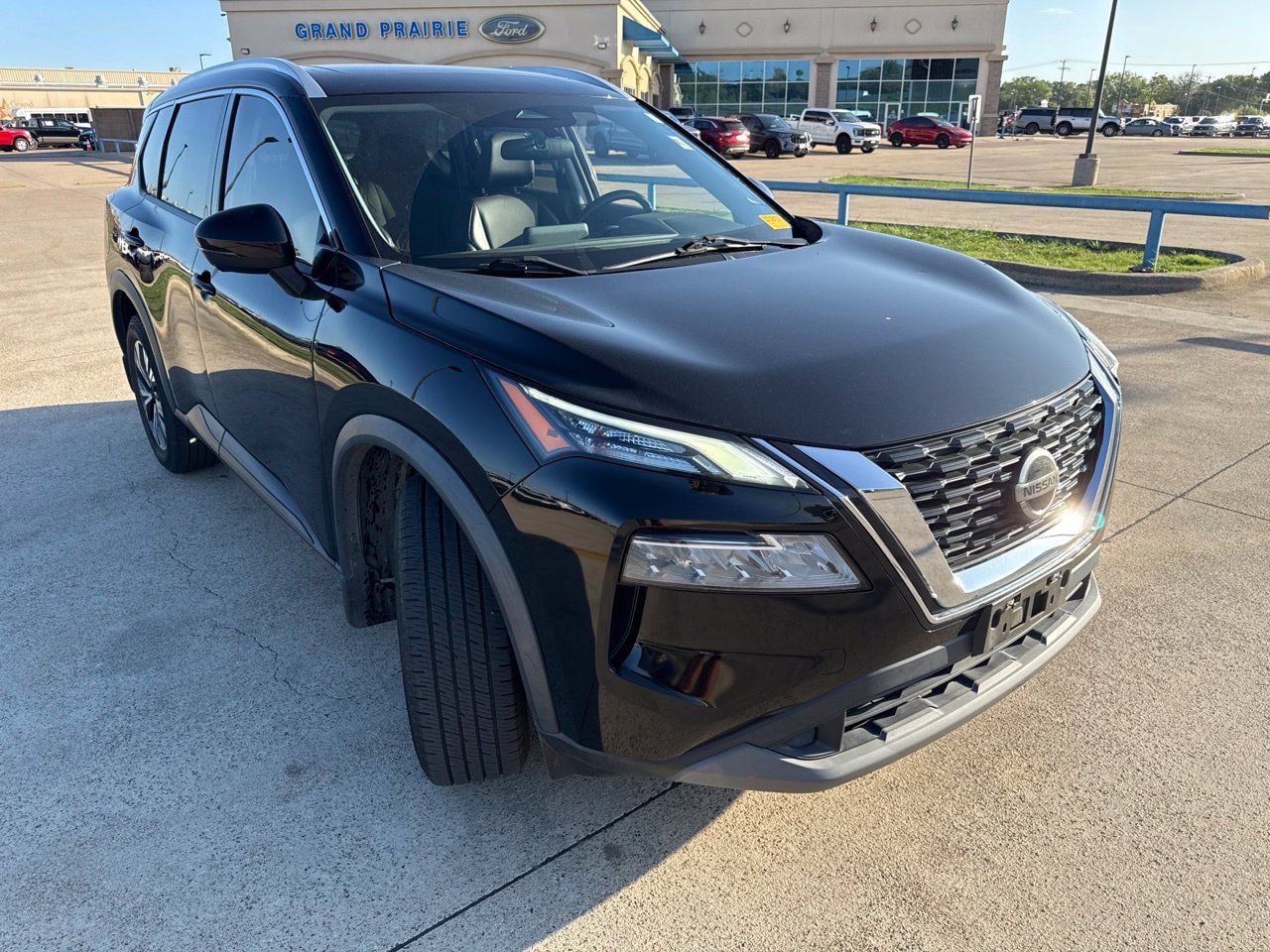 Used 2021 Nissan Rogue SV w/ Premium Package FWD image 18