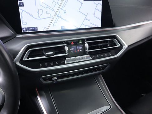 Used 2020 BMW X5 M50i image 15