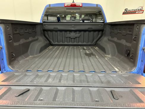 Used 2025 Chevrolet Colorado ZR2 w/ Technology Package AWD/4WD image 5
