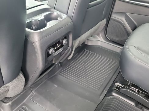 New 2026 Chevrolet Traverse LT w/ Driver Confidence Package AWD/4WD image 27