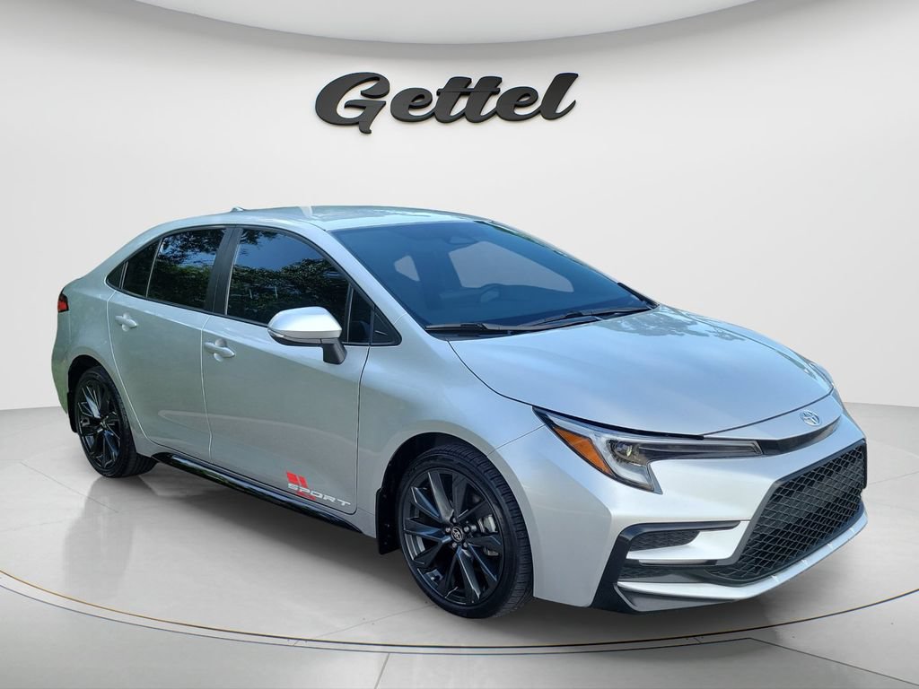Certified 2025 Toyota Corolla SE FWD image 3