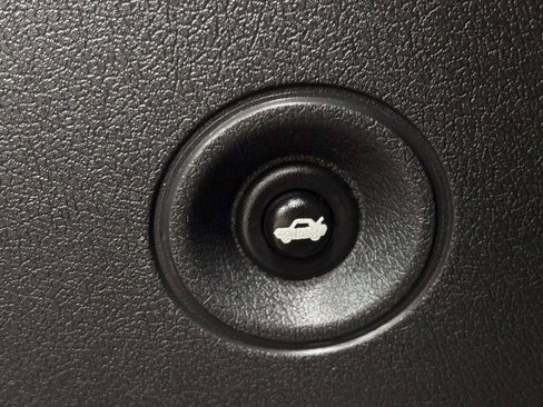 Used 2010 Dodge Challenger R/T RWD image 27