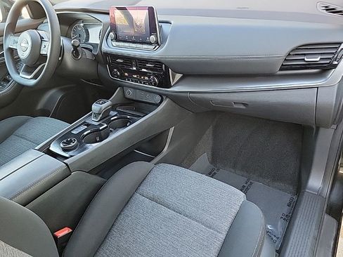 Used 2023 Nissan Rogue SV image 13