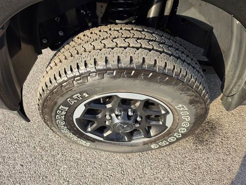 Used 2026 RAM 2500 Laramie AWD/4WD image 9