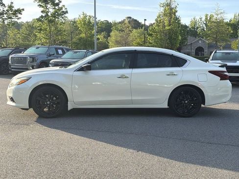 Used 2017 Nissan Altima 2.5 SR w/ Midnight Edition Package image 6