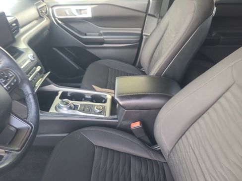 Used 2020 Ford Explorer XLT AWD/4WD image 15