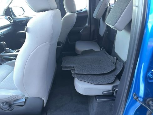 Used 2016 Toyota Tacoma SR5 w/ SR5 Appearance Package (SN) image 14