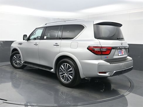 Used 2024 Nissan Armada SL w/ Captain's Chairs Package image 26