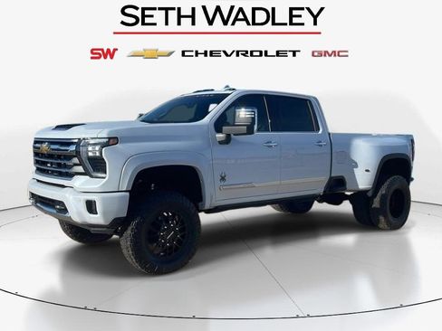 New 2026 Chevrolet Silverado 3500 High Country w/ High Country Premium Package AWD/4WD image 3