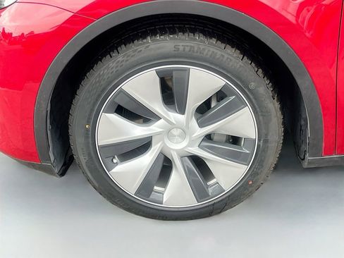 Used 2023 Tesla Model Y Long Range AWD/4WD image 32