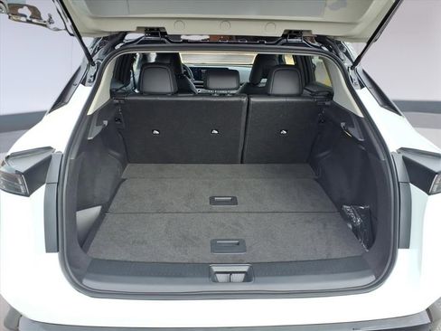 Used 2025 Nissan Ariya FWD image 10