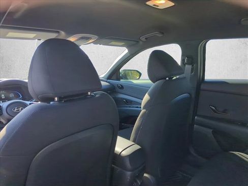 Certified 2025 Hyundai Elantra Sport w/ Cargo Package image 18