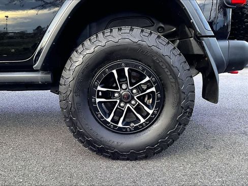 Used 2024 Jeep Wrangler Unlimited Rubicon image 44