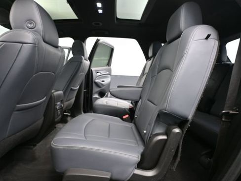 Used 2022 Buick Enclave Essence w/ Experience Buick Package image 44