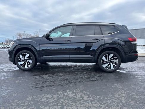 Used 2025 Volkswagen Atlas SE image 4