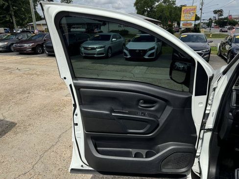 Used 2022 Nissan Titan S RWD image 12
