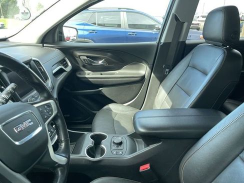 Used 2021 GMC Terrain SLT w/ Infotainment Package II image 3