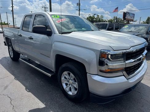 Used 2018 Chevrolet Silverado 1500 W/T RWD image 4