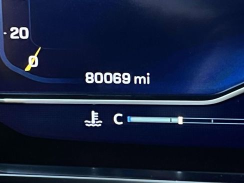 Used 2022 Chevrolet Tahoe LT w/ Luxury Package image 24