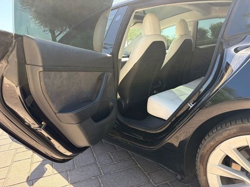 Used 2022 Tesla Model 3 Standard Range RWD image 9