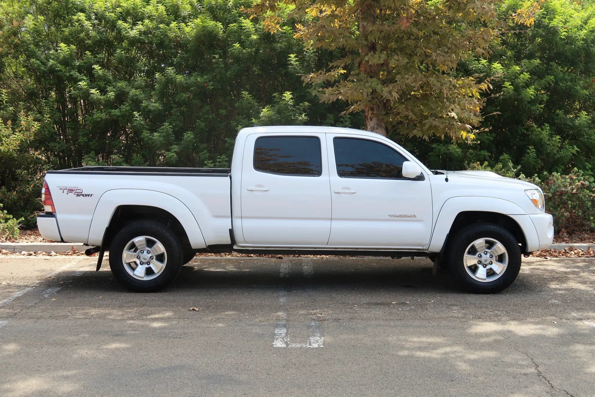 Used 2011 Toyota Tacoma PreRunner w/ TRD Sport Pkg w/JBL Audio RWD image 9