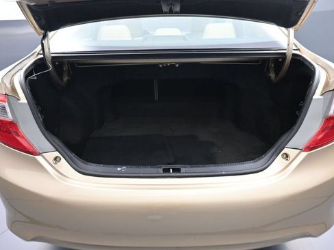 Used 2012 Toyota Camry LE FWD image 21