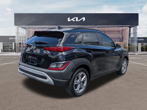 Used 2023 Hyundai Kona SEL FWD image 4