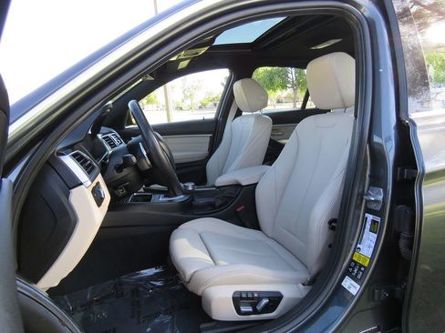 Used 2017 BMW 330i xDrive Sedan AWD/4WD image 21