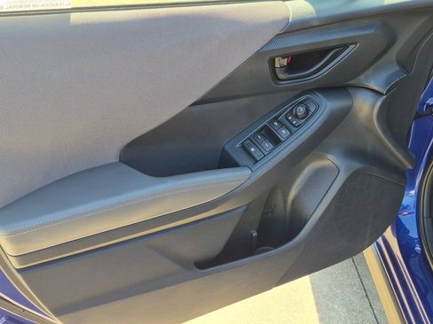 Used 2025 Subaru Crosstrek 2.5i Premium AWD/4WD image 11