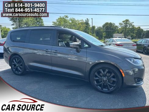Used 2019 Chrysler Pacifica Limited w/ Advanced Safetytec Group FWD image 8