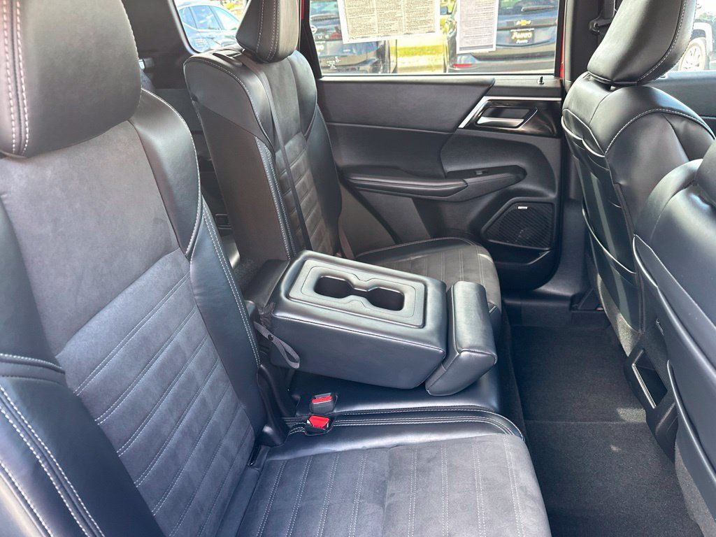 Used 2025 Mitsubishi Outlander SE AWD/4WD image 24