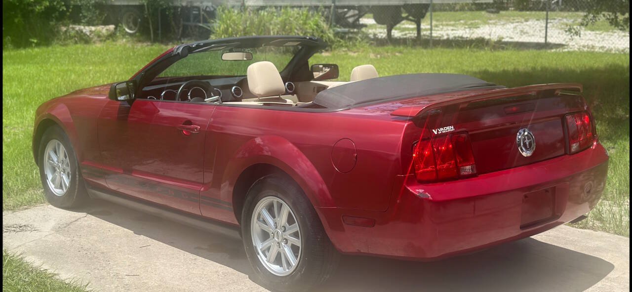 Used 2005 Ford Mustang Convertible RWD image 5