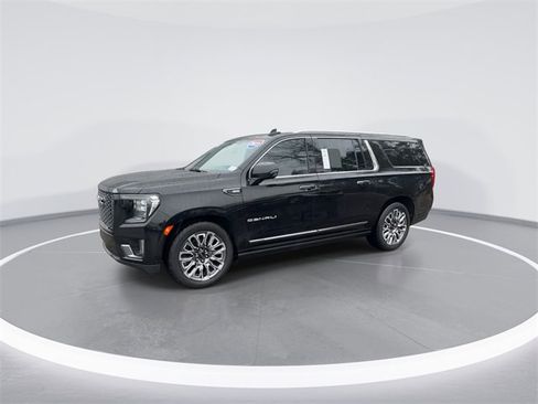 Used 2023 GMC Yukon XL Denali Ultimate image 3