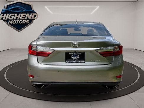 Used 2016 Lexus ES 350 w/ Premium Package w/Wood Trim FWD image 5
