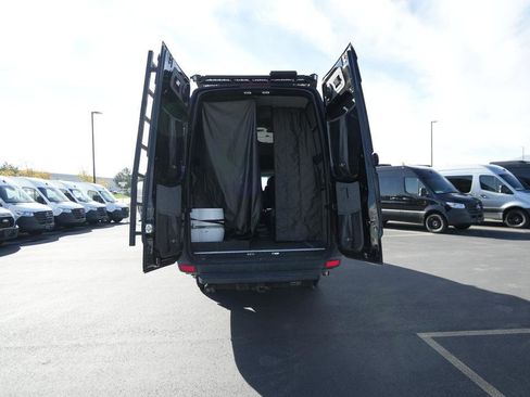 Used 2015 Mercedes-Benz Sprinter 2500 image 8