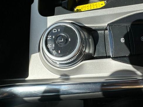 Used 2022 Ford Explorer Limited w/ Equipment Group 301A AWD/4WD image 18