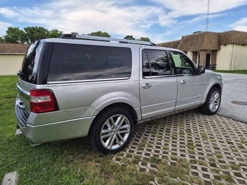 Used 2017 Ford Expedition EL Platinum AWD/4WD image 5