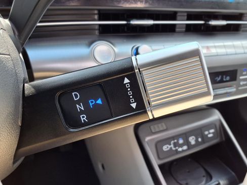 Used 2024 Hyundai Kona Limited image 20