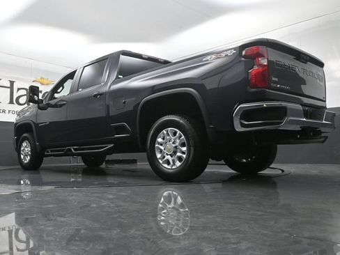 Used 2024 Chevrolet Silverado 2500 LT w/ Convenience Package AWD/4WD image 5