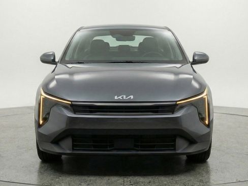 Used 2025 Kia K4 FWD image 2