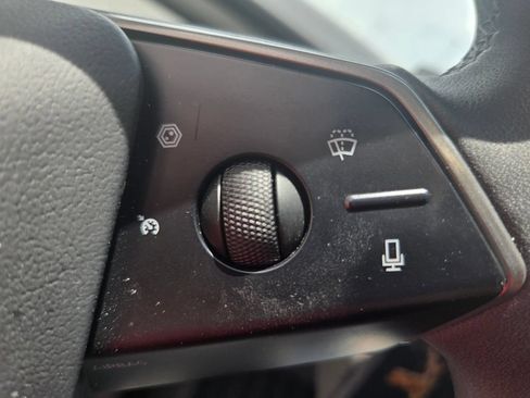 Used 2024 Tesla Cybertruck AWD Crew Cab image 39