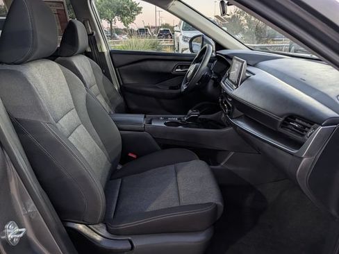 Used 2024 Nissan Rogue SV FWD image 32