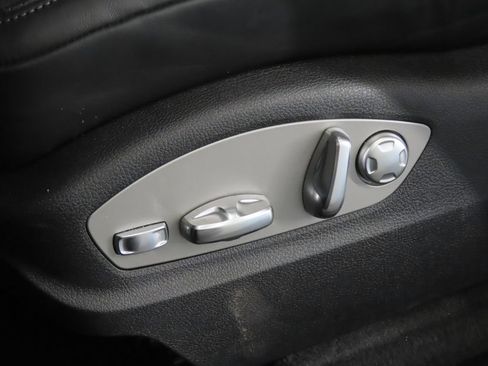 Certified 2026 Porsche Macan AWD/4WD image 42